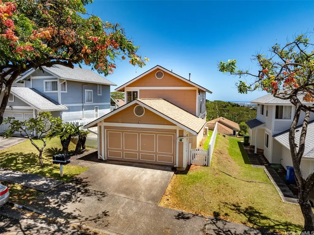 98-1941-j Kaahumanu Street # 61, Aiea