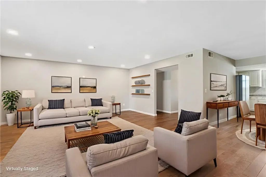 410 Sw 10th Street, Bentonville