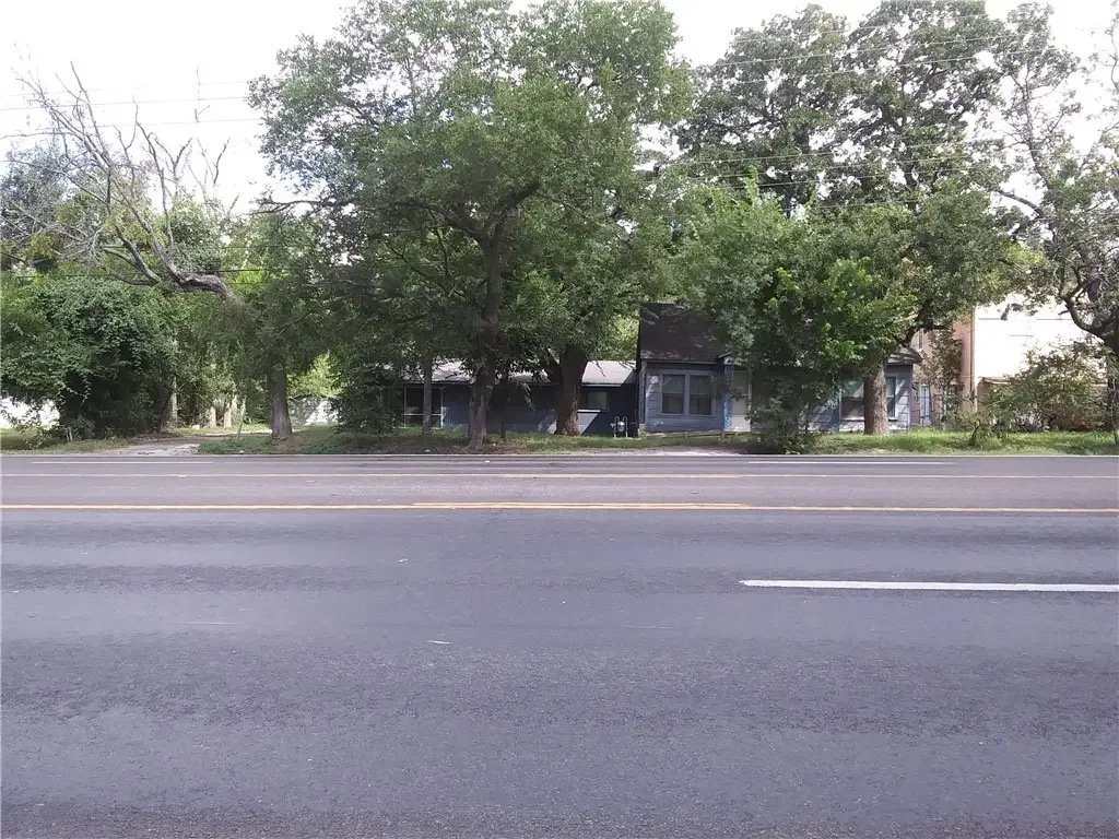 2108 W Highway 21 Highway W, Bryan