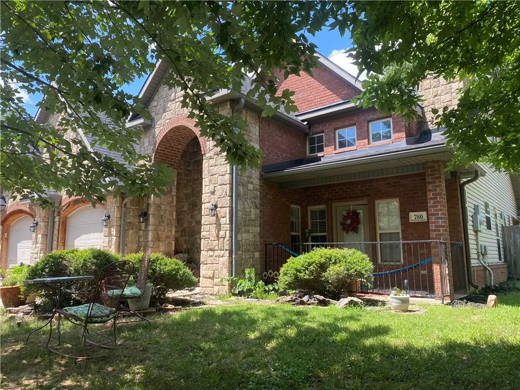 780 E Bryan Lane, Fayetteville