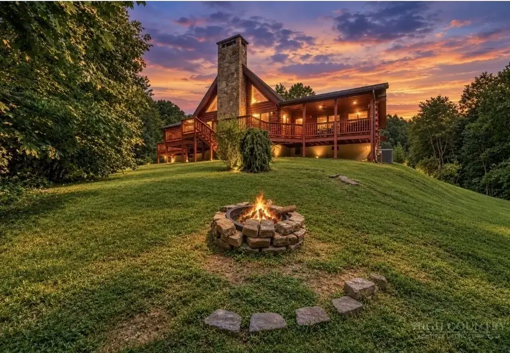 5023 Elk Park Highway, Elk Park