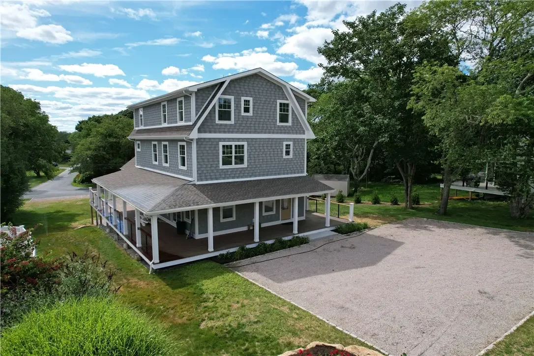61 Slope Ave, South Kingstown