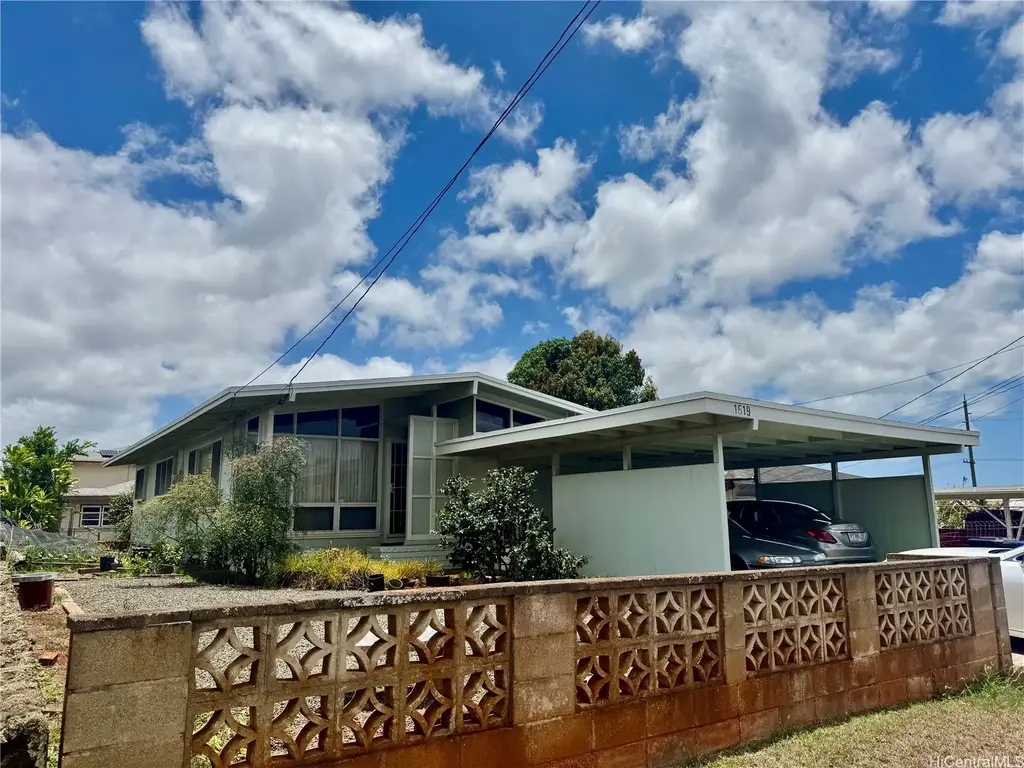 1519 Maluawai Street, Pearl City