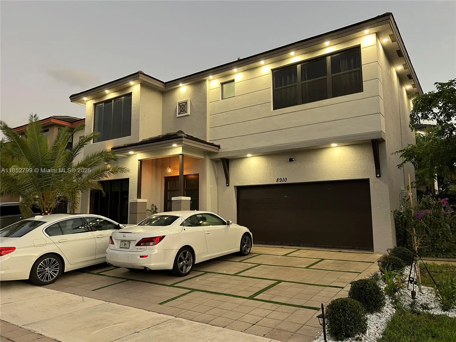 8910 Nw 160th Ter, Miami Lakes