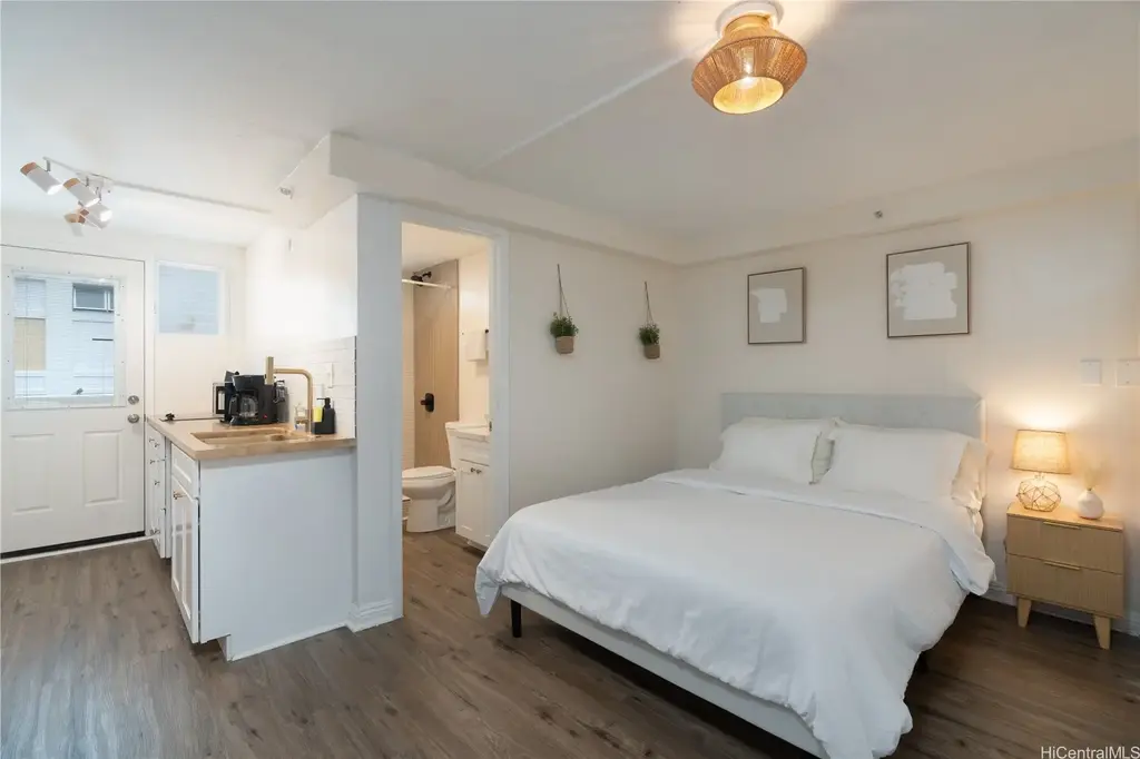 2463 Kuhio Street # 1201, Honolulu