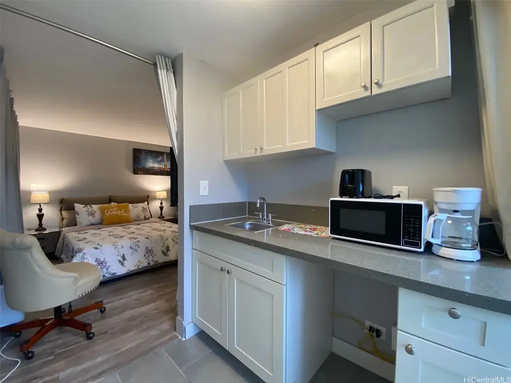 2463 Kuhio Avenue # 501, Honolulu