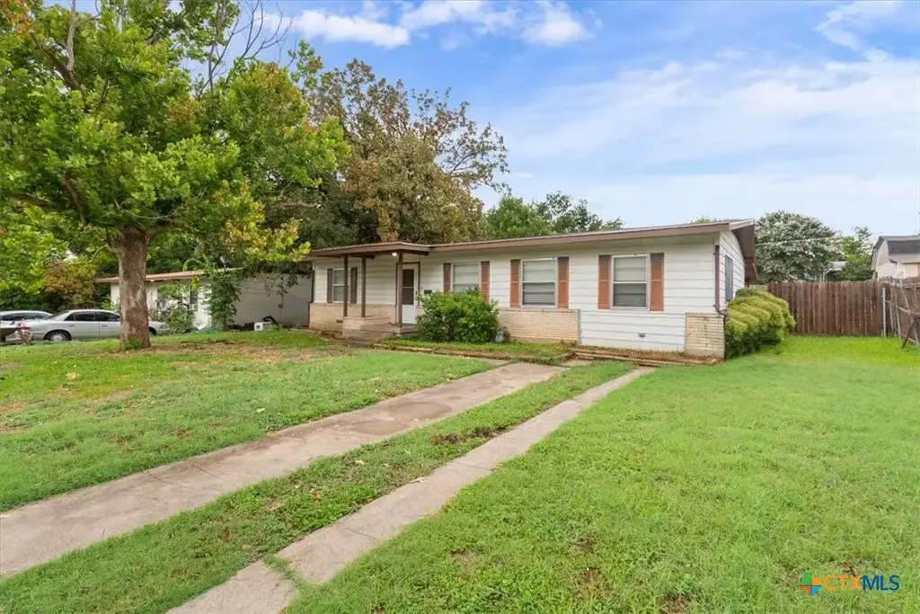 205 W Walker Avenue, Temple