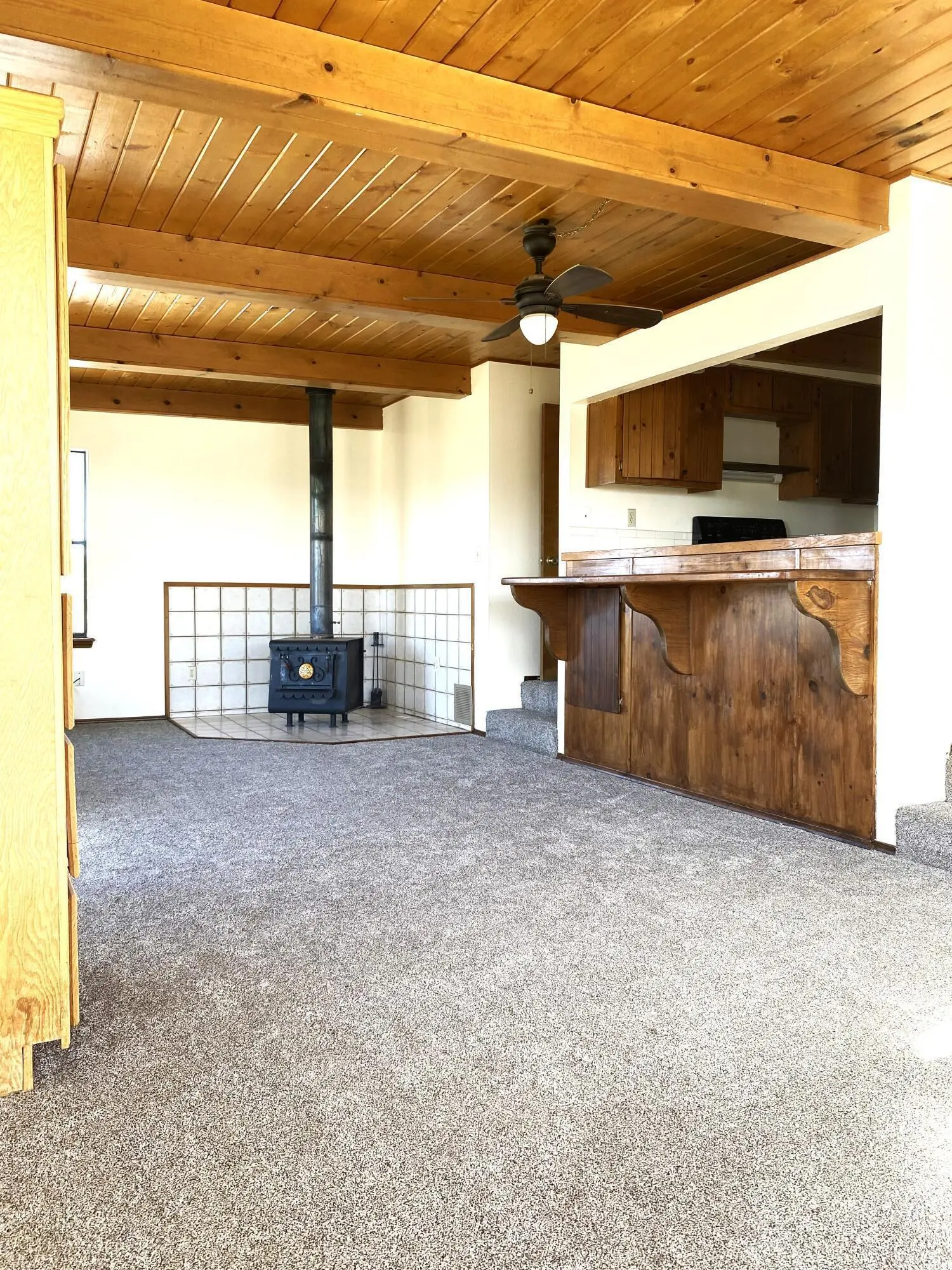 88 Crestview Lane, Edgewood