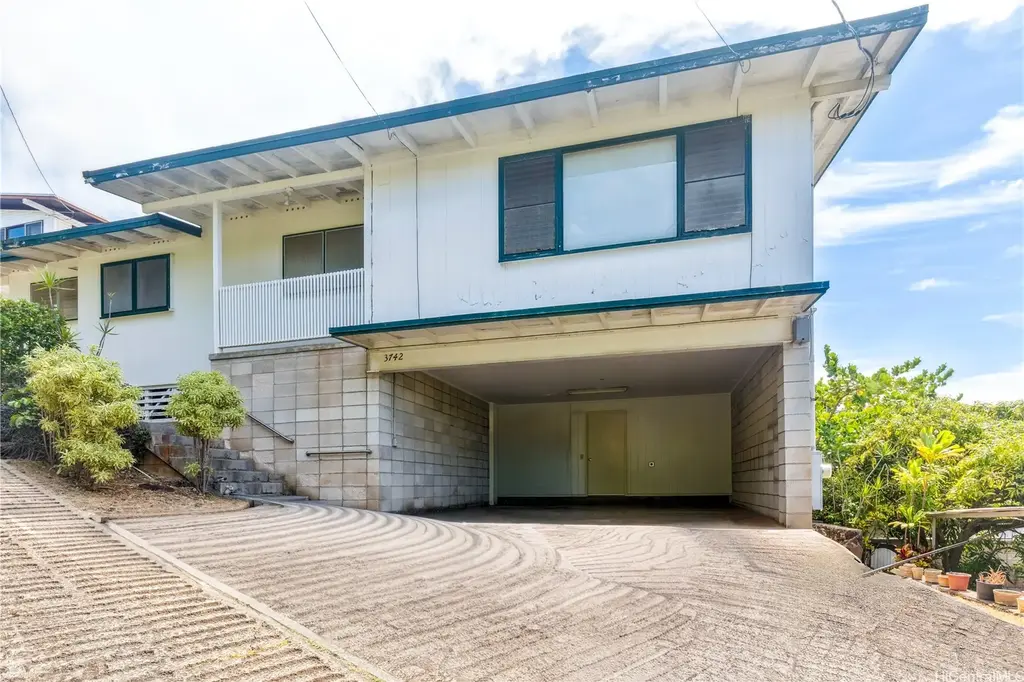 3742 Claudine Street, Honolulu