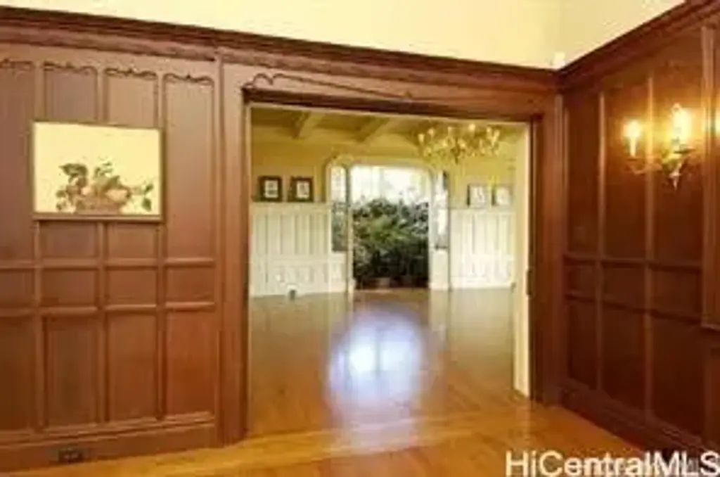 1302 Nehoa Street, Honolulu