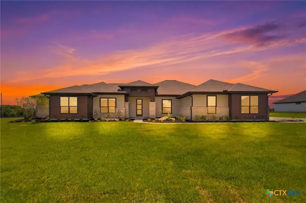 73 Escalera Ranch Road, Victoria