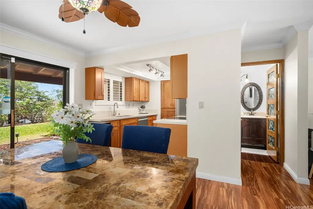 98-1739 Kaahumanu Street # 35c, Aiea