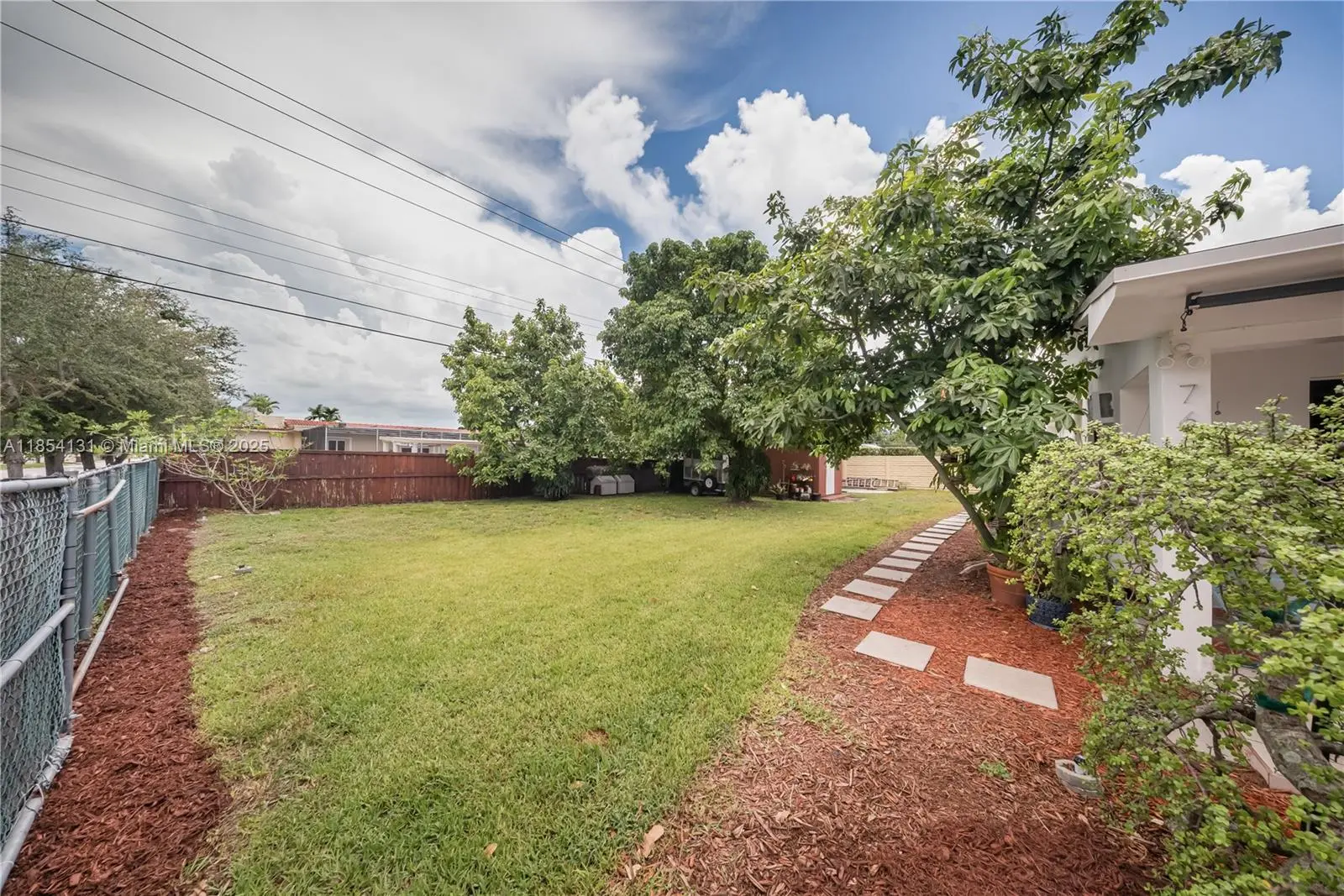 3 of 49 - 7605 W 6th Ave, Hialeah, FL