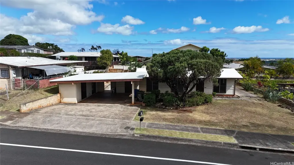 98-857 Kaamilo Street, Aiea
