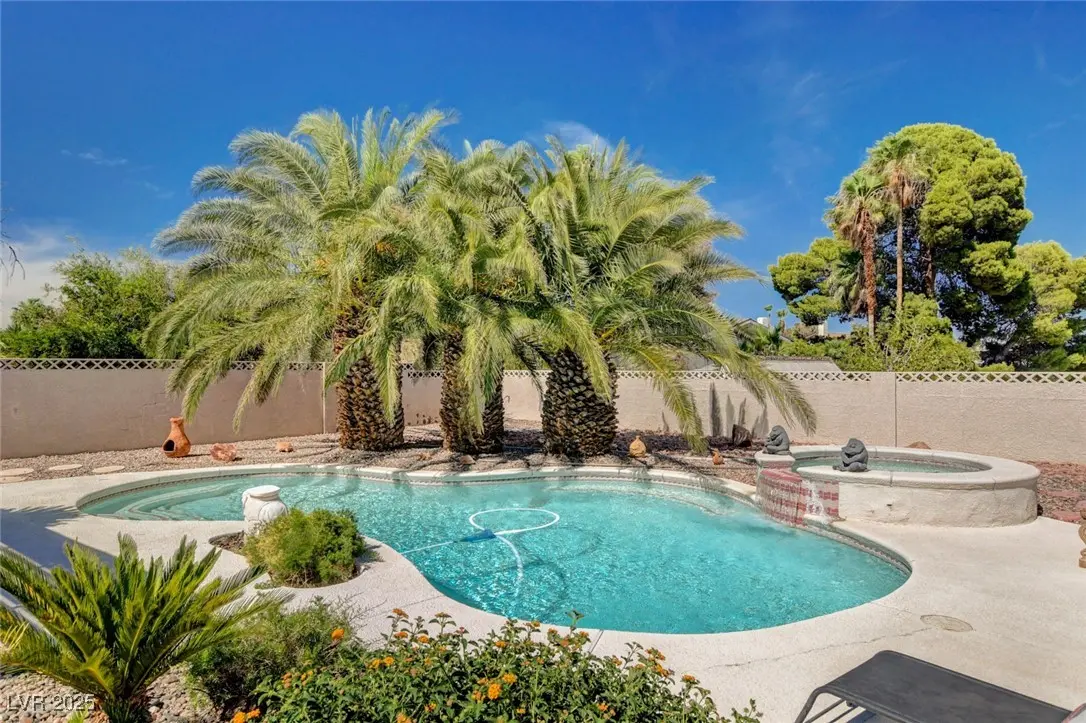 Photo of Listing #2708078