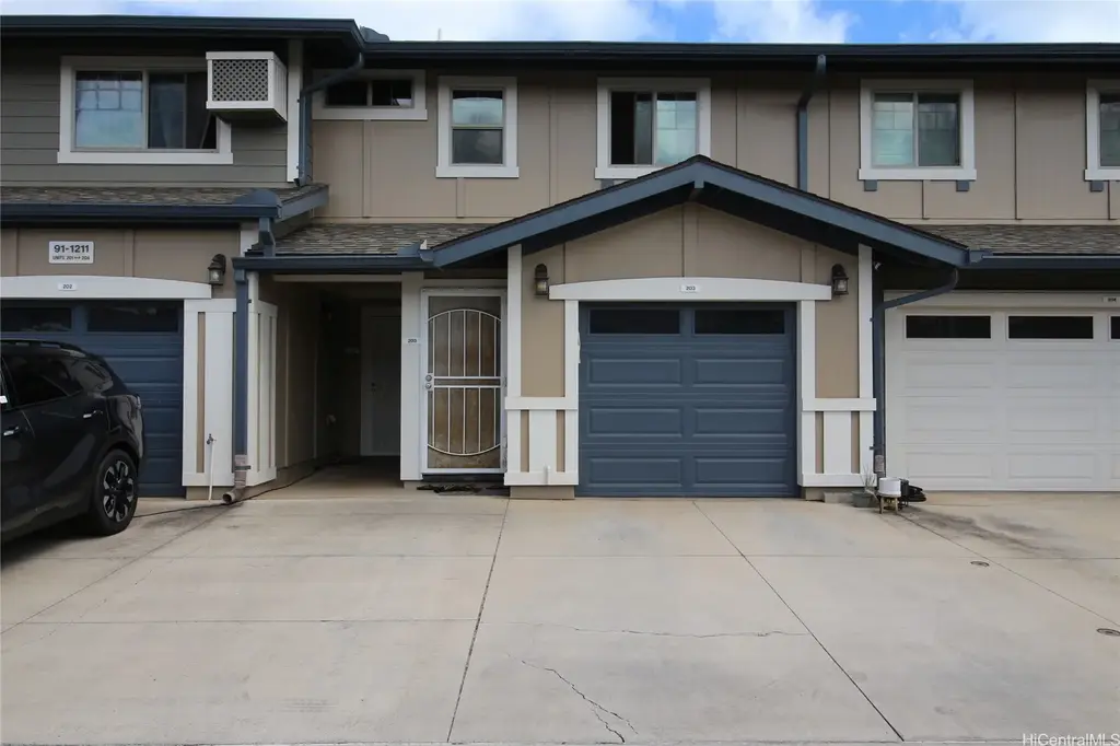 91-1211 Kamaaha Avenue # 203, Kapolei