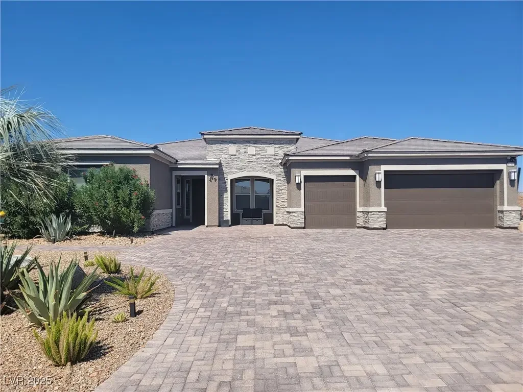 Photo of Listing #2708424