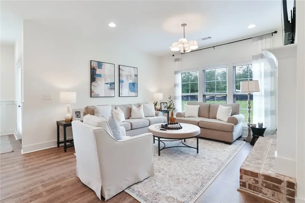 20 Firefly Ln, Opelika