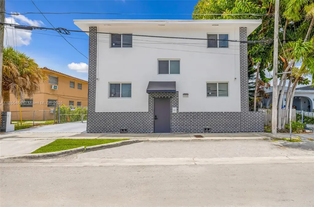 1028 Sw 9th Ave, Miami