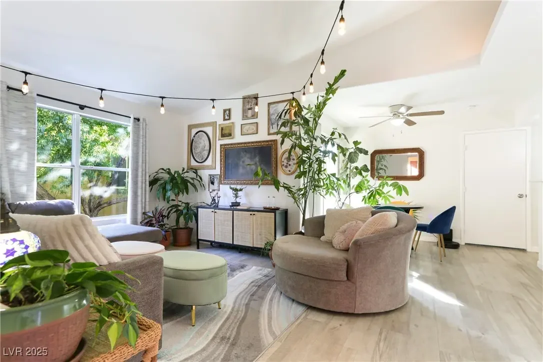 Photo of Listing #2707229