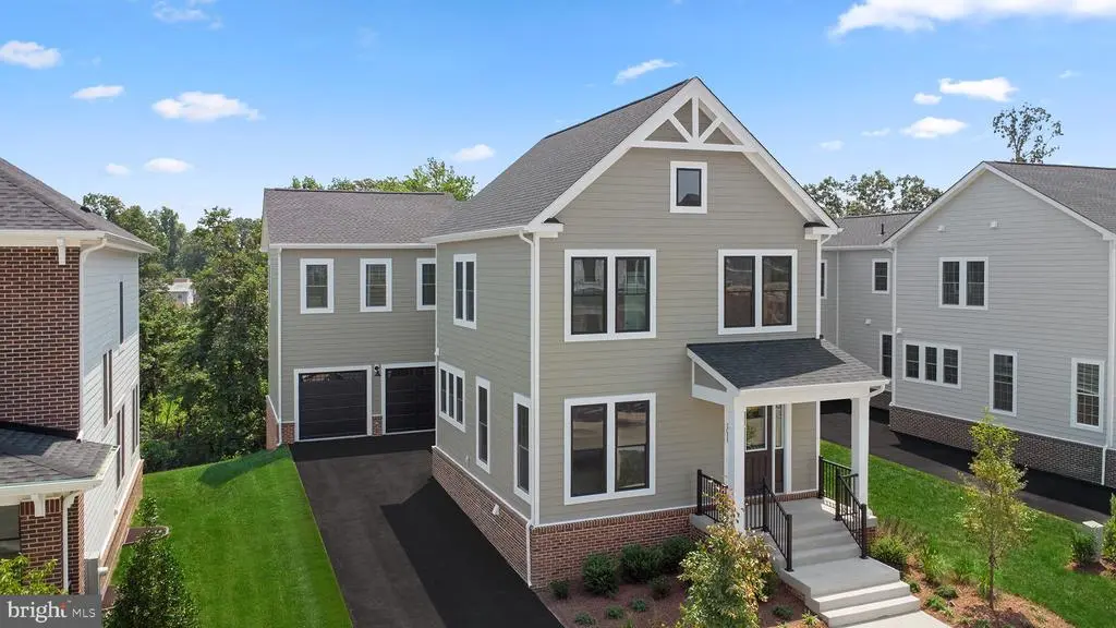 1011 Captain Richards Ct, Marshall