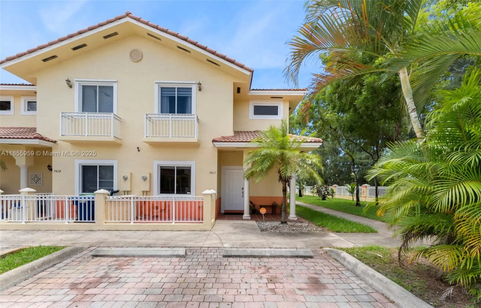 Photo of Listing #A11855959