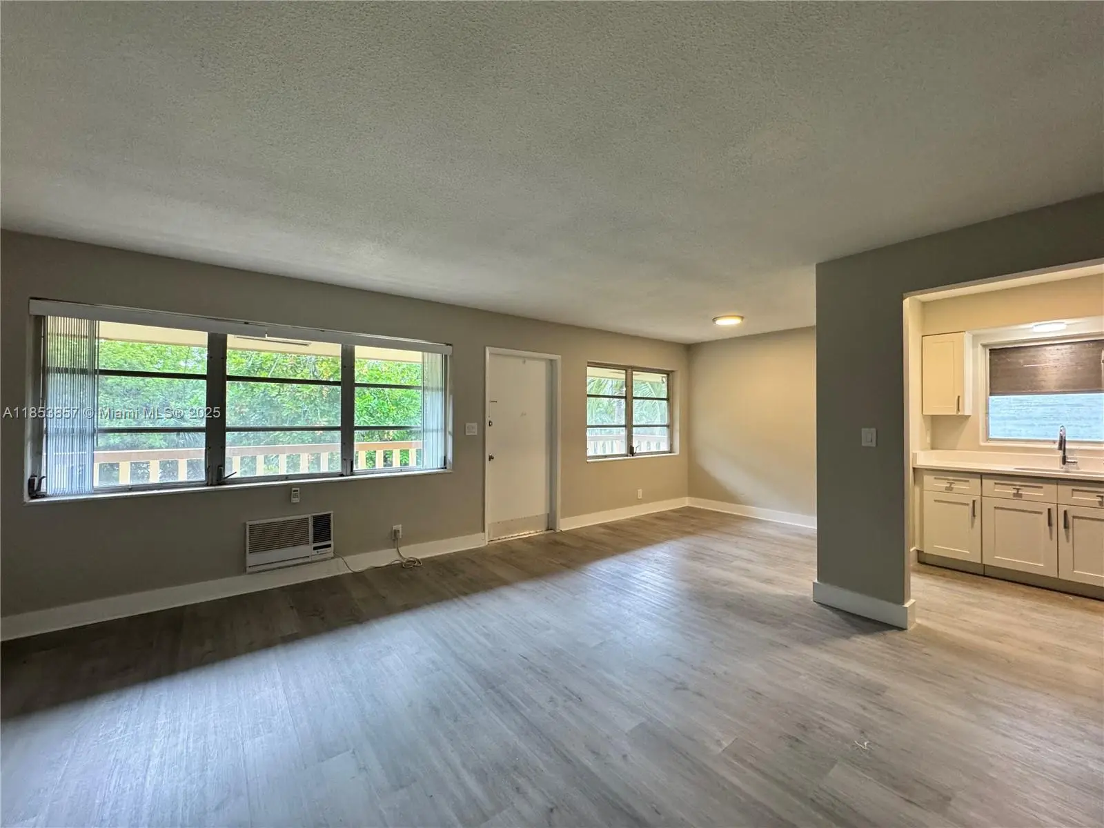 Photo of Listing #A11853857