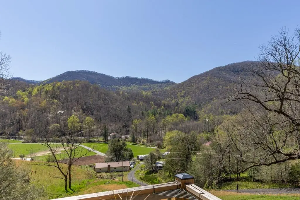 210 Triple Fork Road, Cullowhee