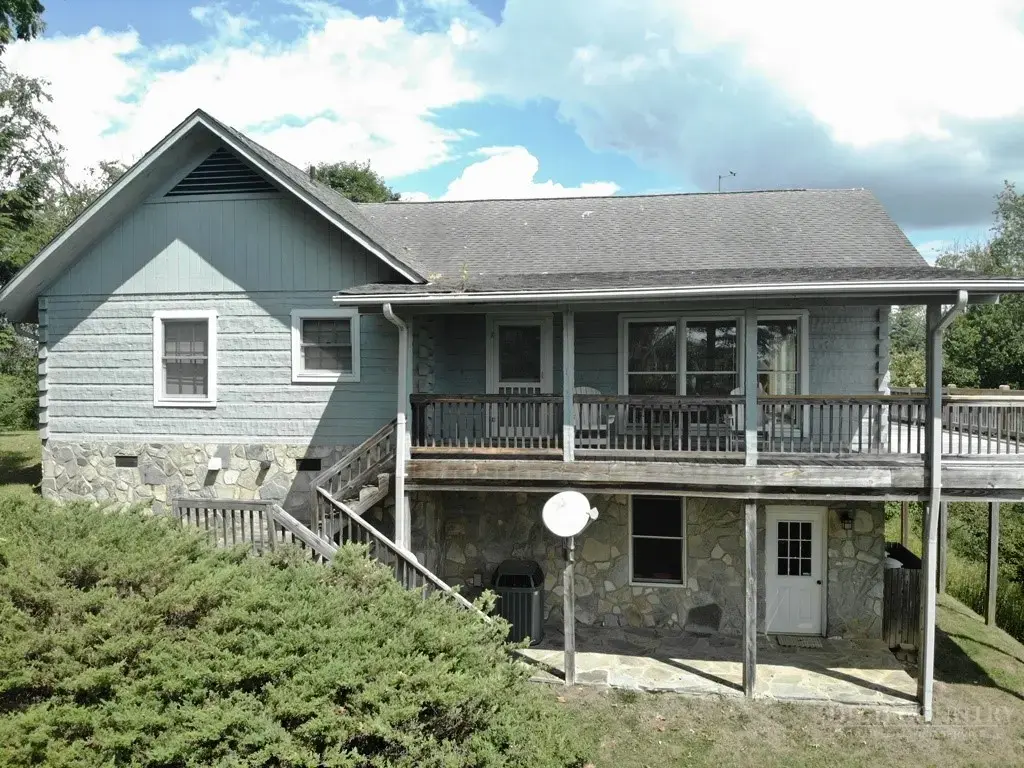 979 Wagon Road, Warrensville