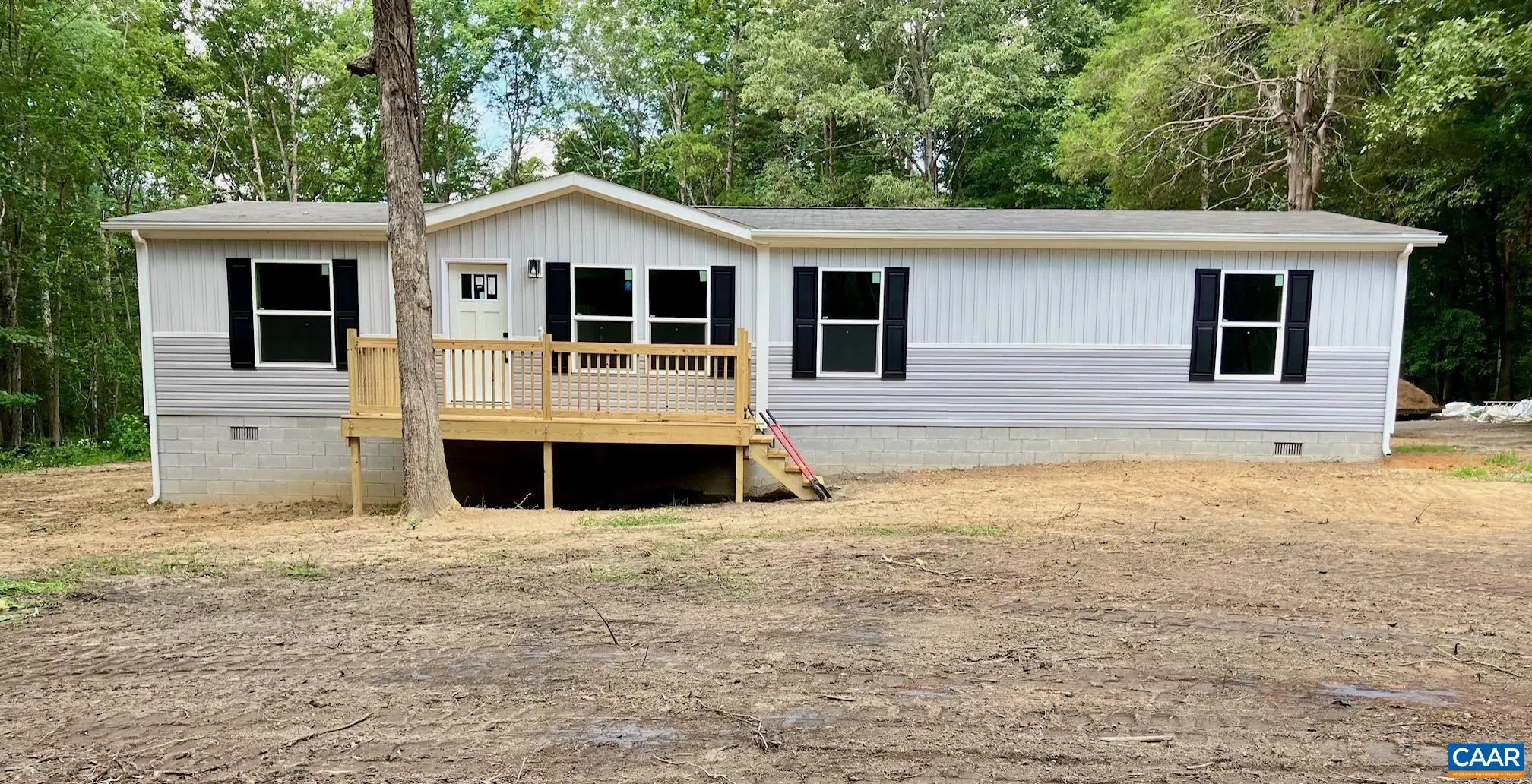 145 Walnut Shade Rd, Louisa