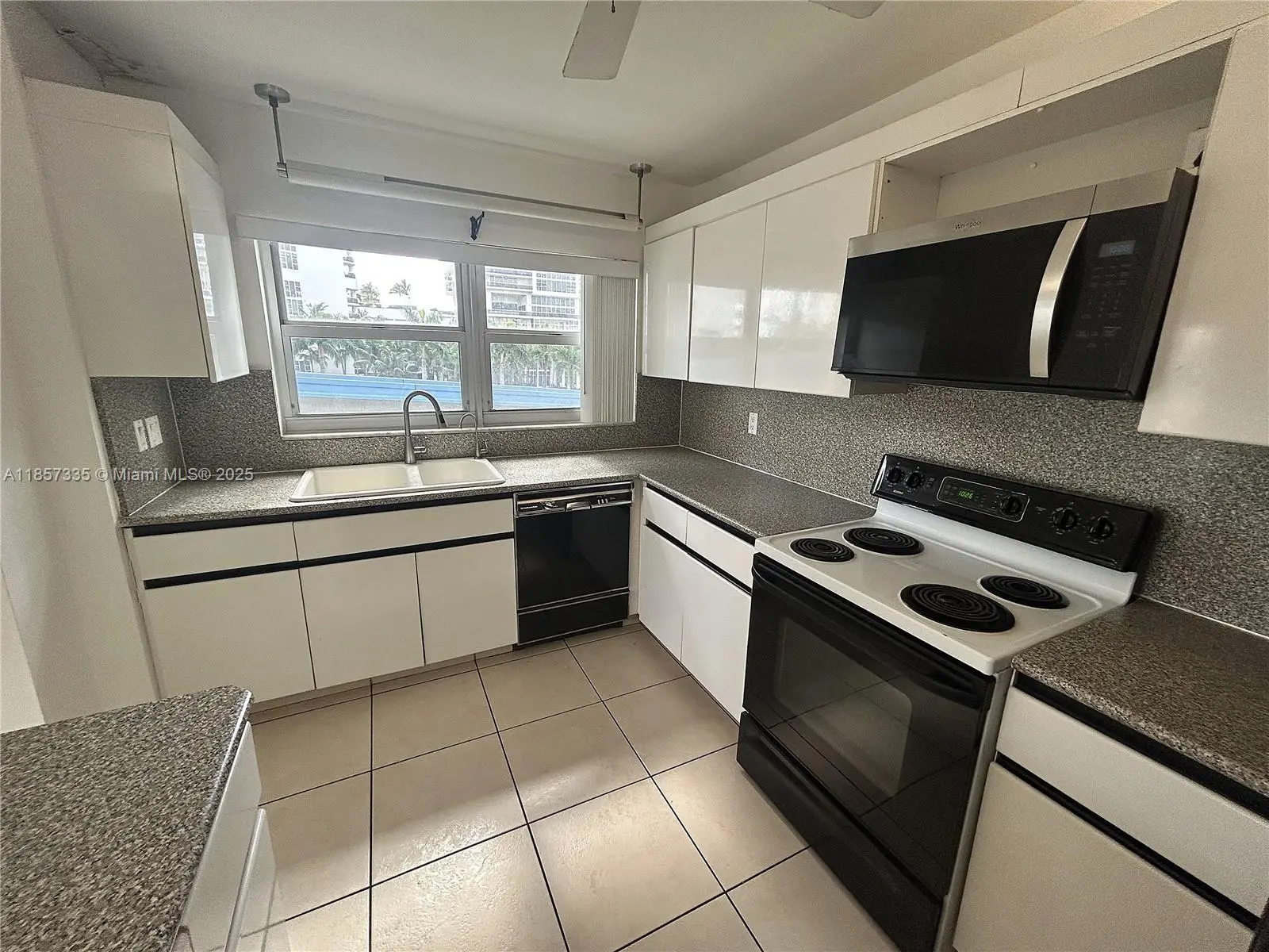 Photo of Listing #A11857335