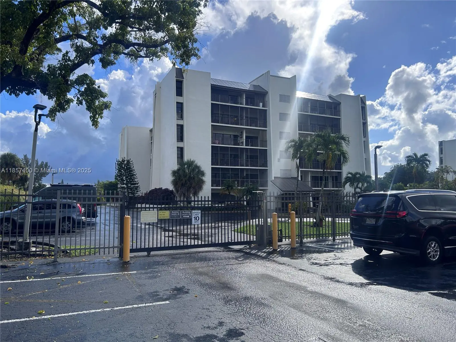 Photo of Listing #A11857400