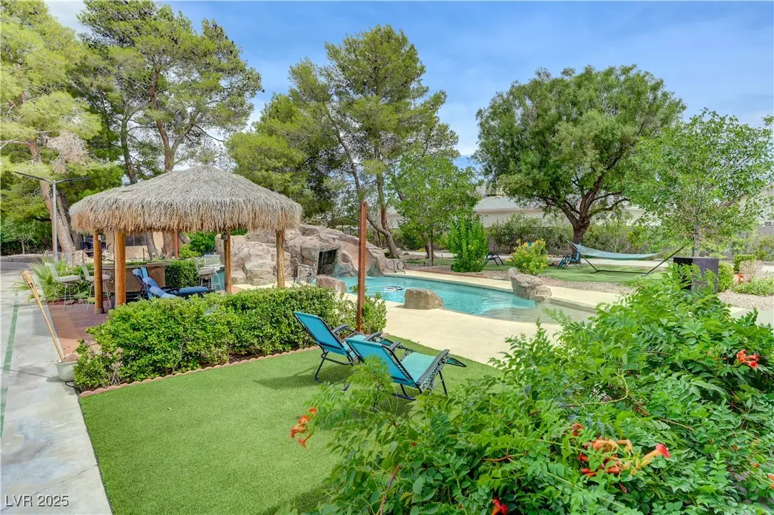 Photo of Listing #2707844