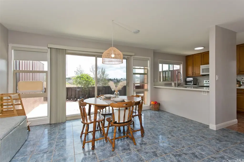 92-1335 Panana Street # 60, Kapolei