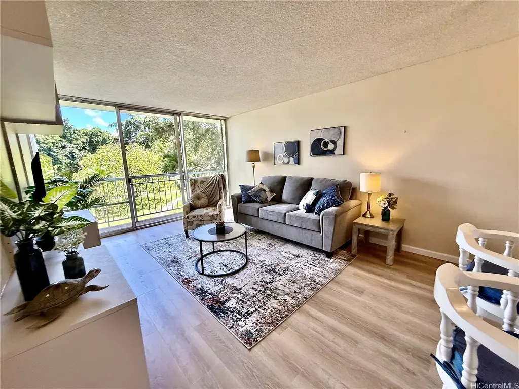 98-410 Koauka Loop # 3b, Aiea
