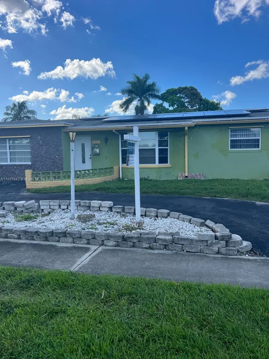 3401 Nw 40th St, Lauderdale Lakes
