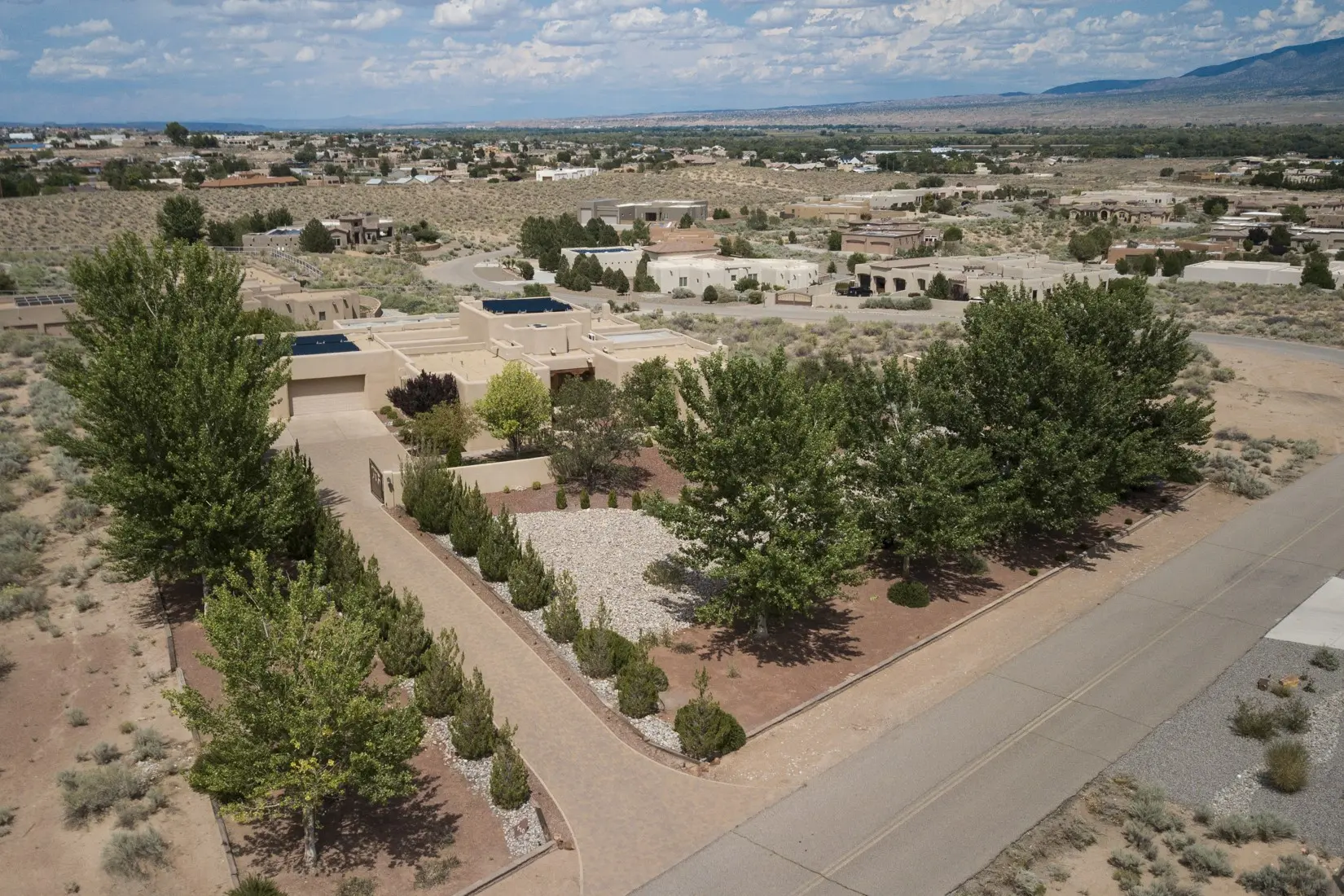 510 Albino, Corrales