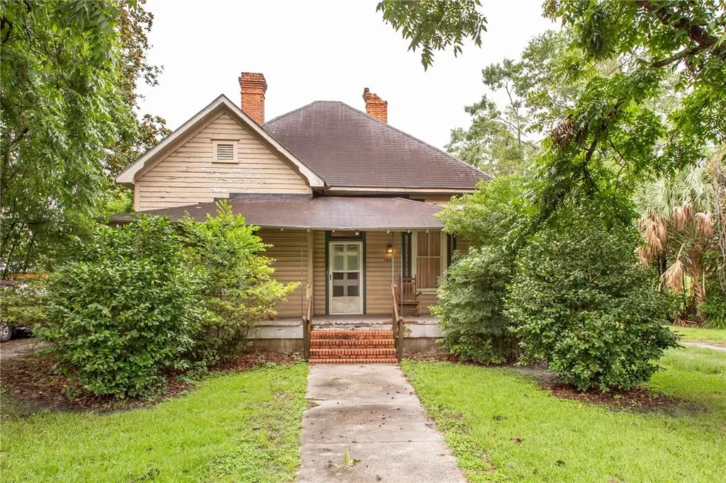 1953 State Street, Waycross