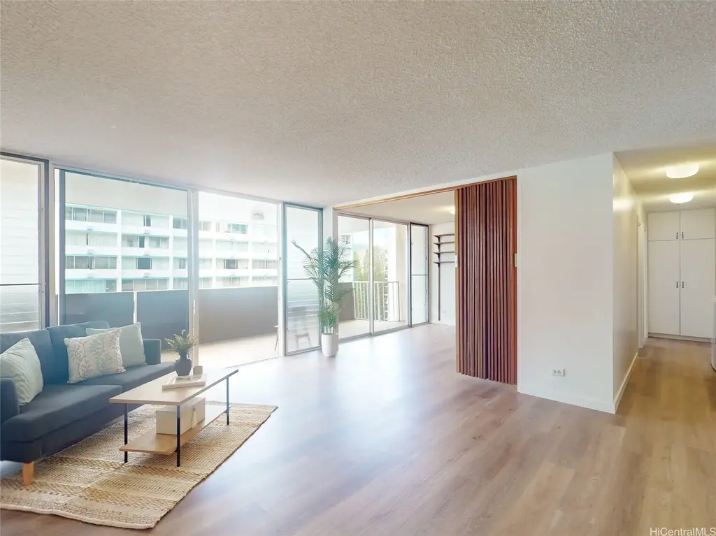 1561 Kanunu Street # 805, Honolulu
