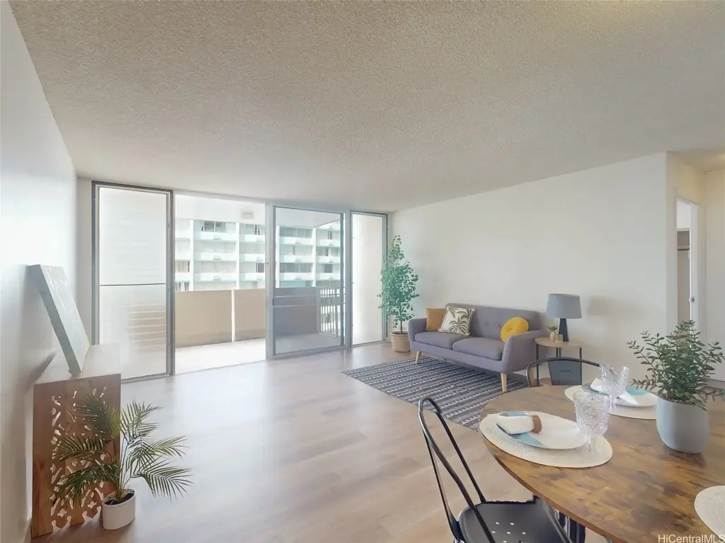 1561 Kanunu Street # 807, Honolulu