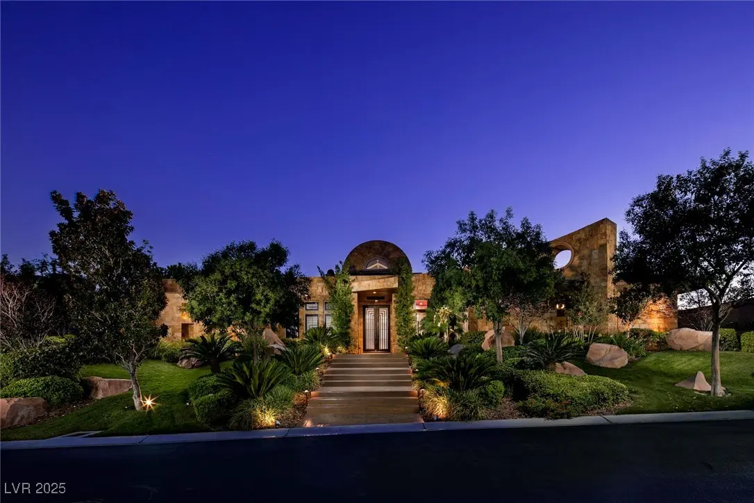 Photo of Listing #2710031