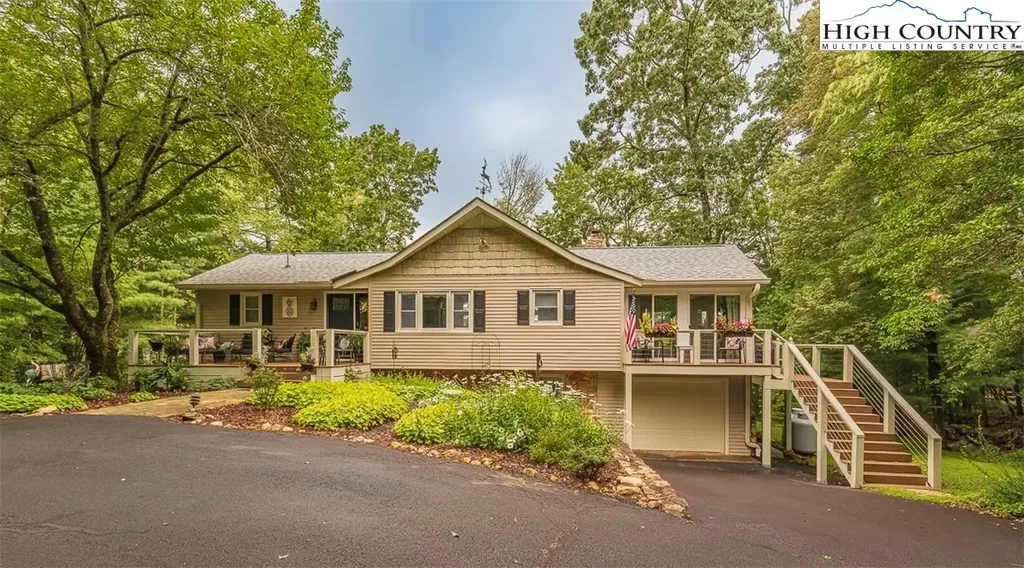 124 Shady Lane, Roaring Gap