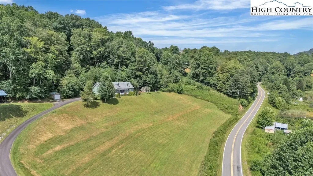 3786 Peak Road, Creston