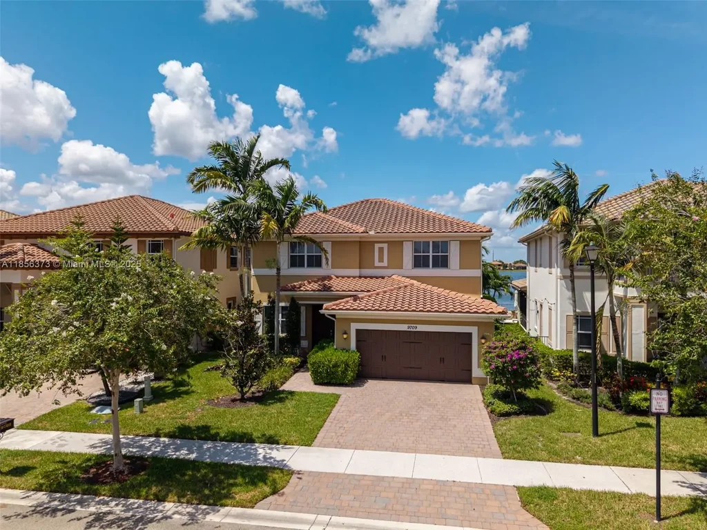 9709 Blue Isle Bay, Parkland