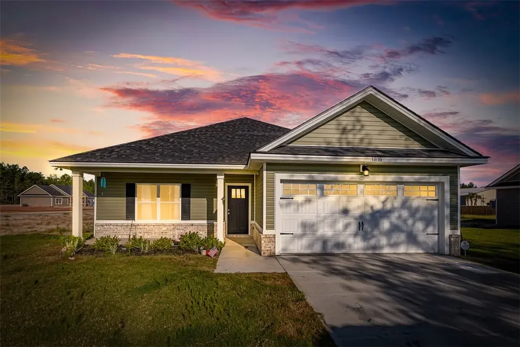 1816 S Palm Street, Jesup