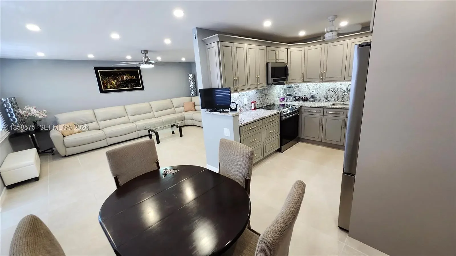 Photo of Listing #A11858575