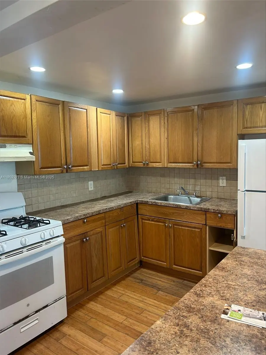 Photo of Listing #A11859273