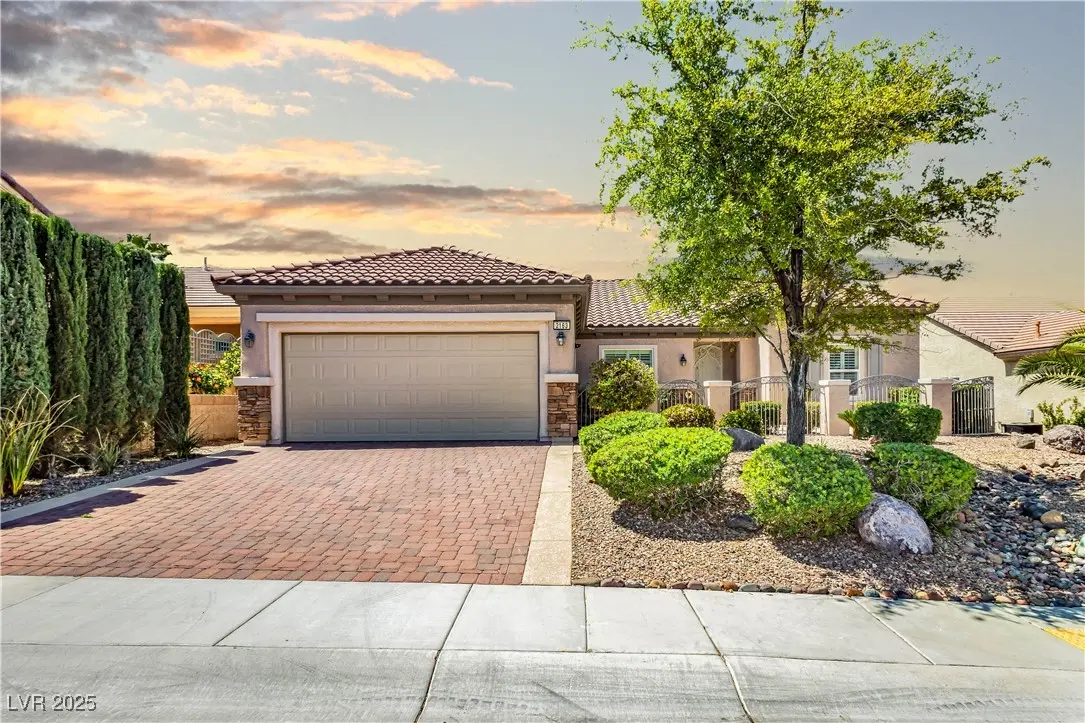 Photo of Listing #2710042