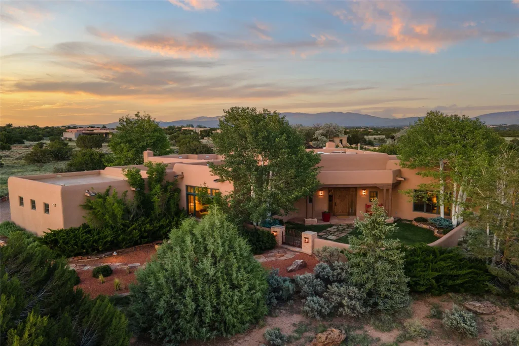 32 Sierra Rosa Loop, Santa Fe