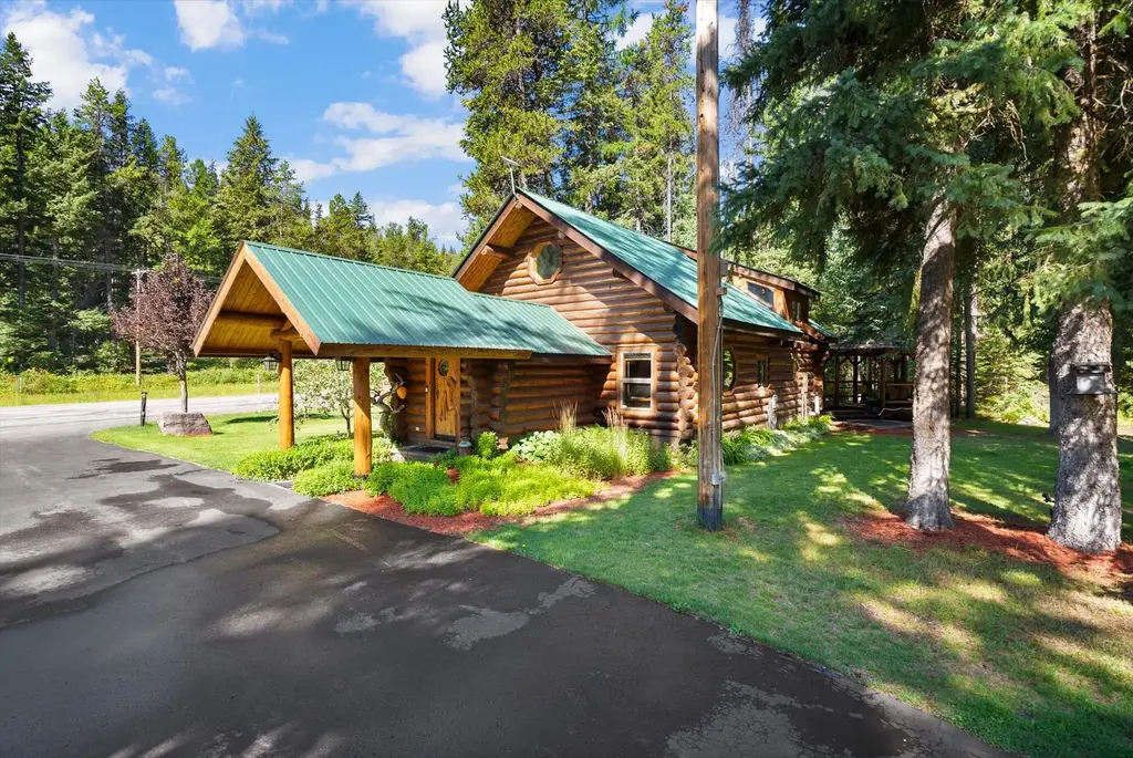 14440 Us Highway 2 E, Essex